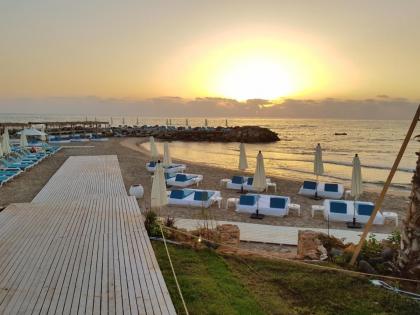 La Siesta Hotel & Beach Resort - image 8