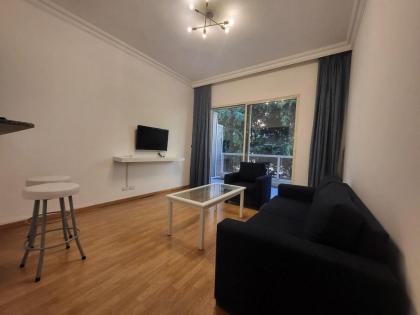 Newly Renovated Spacious 1BR Suite in Hamra - image 2