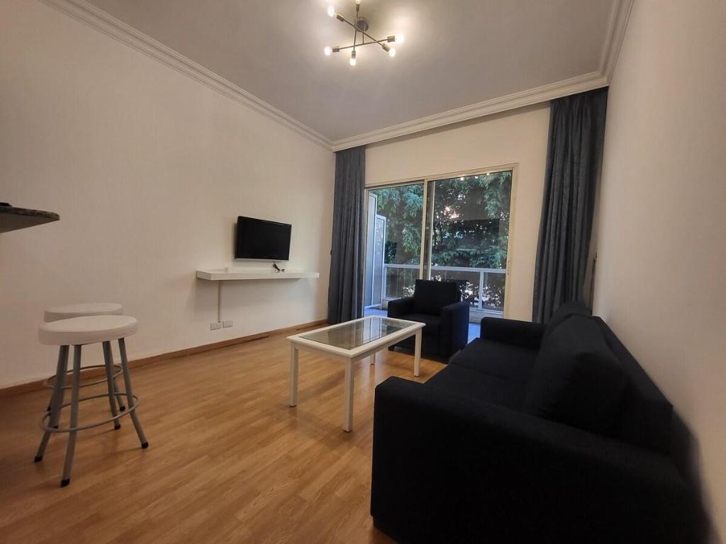 Newly Renovated Spacious 1BR Suite in Hamra - image 2