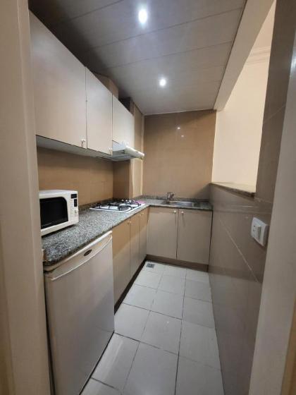Newly Renovated Spacious 1BR Suite in Hamra - image 5