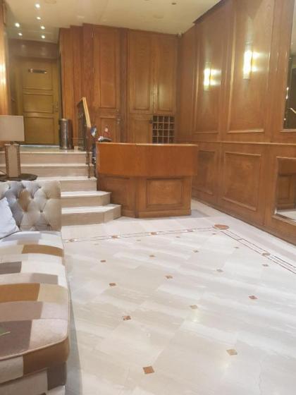 A Lovely Spacious 1BR Apartment in Hamra Center - image 18