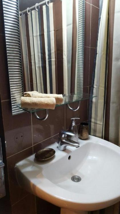 Perfect 1BR with Kitchen in Heart of Hamra - image 3