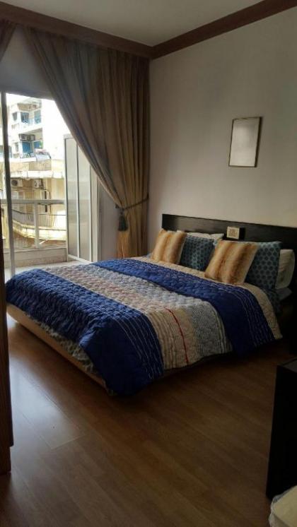 Perfect 1BR with Kitchen in Heart of Hamra - image 6