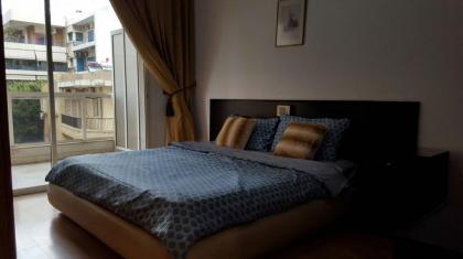 Perfect 1BR with Kitchen in Heart of Hamra - image 7