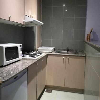 Spacious 1 Bedroom Suite & Large Balcony - image 10