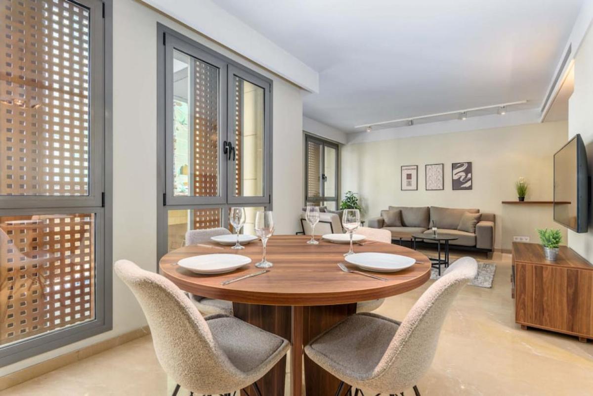 Symphony 1 Bedroom Apartment in Solidere - image 3