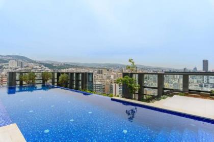 Denim 3 Bedroom Apartment With Pool - image 2