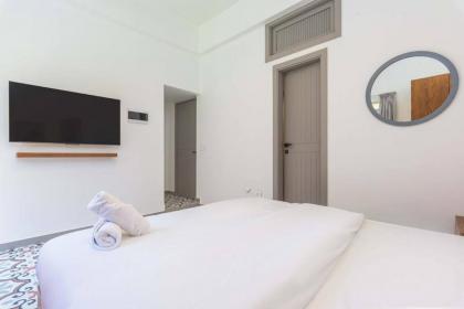 Stairway 2 Room in Mar Mikhael - image 4