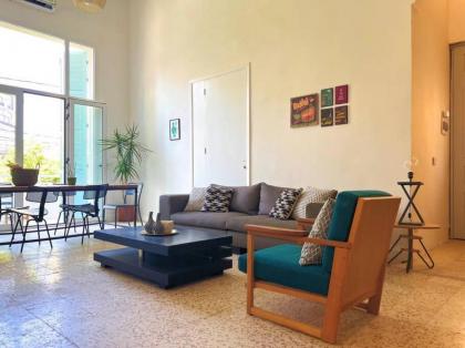 Stone Wall 2BR Apartment - image 2