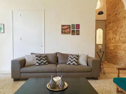 Stone Wall 2BR Apartment - image 4