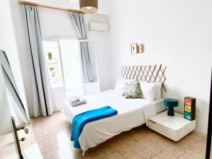 Garden View Apt 4BR Beirut - image 11