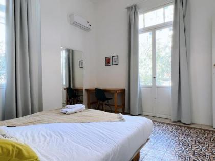 Vintage Apt 4BR Mar Mikhael - image 13