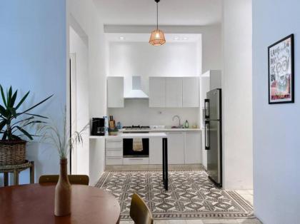 Vintage Apt 4BR Mar Mikhael - image 6
