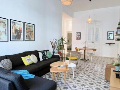 Vintage Apt 4BR Mar Mikhael - image 9