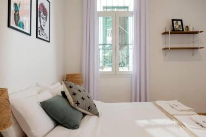 Hidden Gem 1BR Apartment - image 12