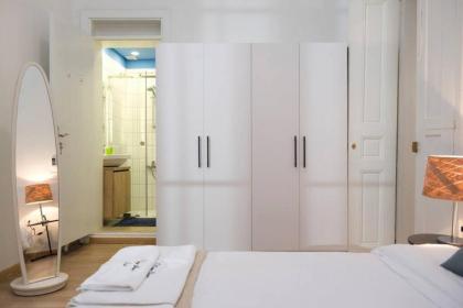 Hidden Gem 1BR Apartment - image 15