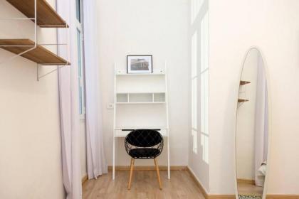 Hidden Gem 1BR Apartment - image 16