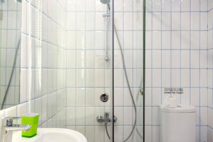 Hidden Gem 1BR Apartment - image 18