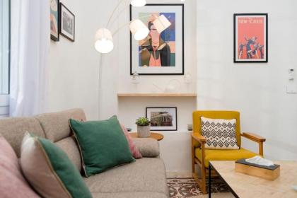 Hidden Gem 1BR Apartment - image 5