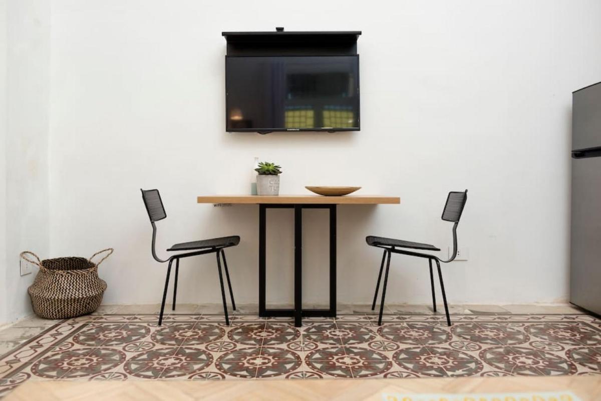 Hidden Gem 1BR Apartment - image 7