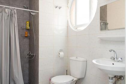 Dream Location Apartment - image 19