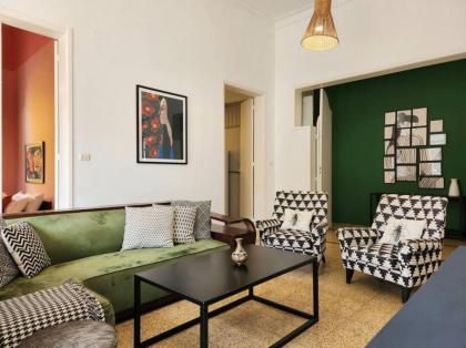 Dream Location Apartment - image 5