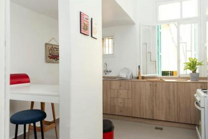 Dream Location Apartment - image 9