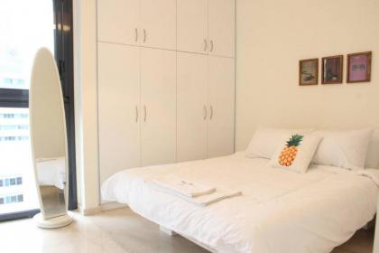 Modern 3 Bed 3 Bath Apt w Sea View - image 13