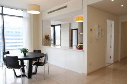 Modern 3 Bed 3 Bath Apt w Sea View - image 9