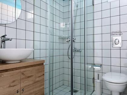 Dreamy 3BR Penthouse w a Super Terrace - image 18