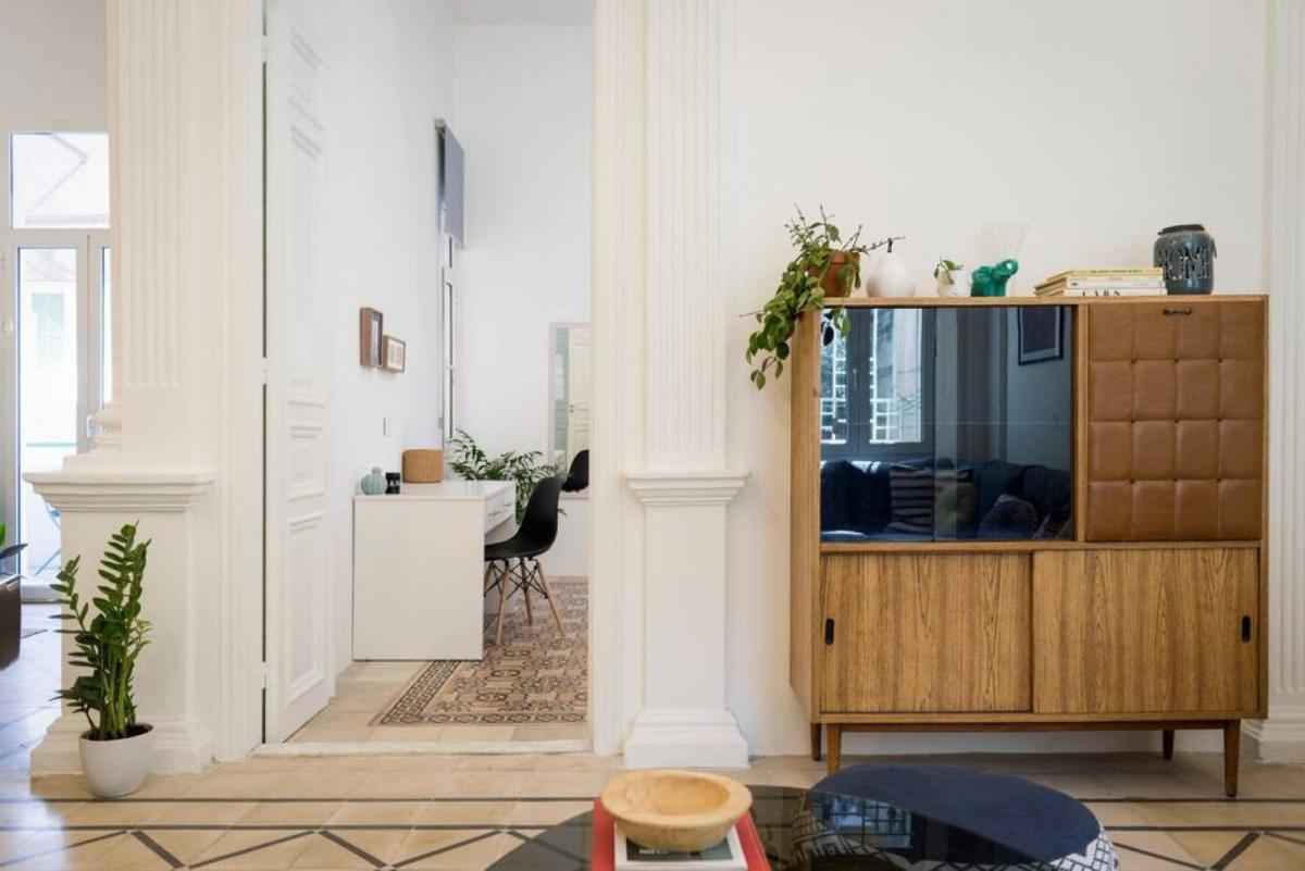 Little Urban Palace 4BR Beirut - image 5