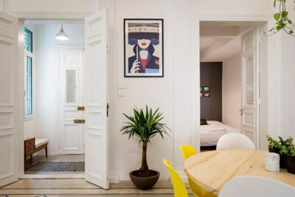 Little Urban Palace 4BR Beirut - image 9