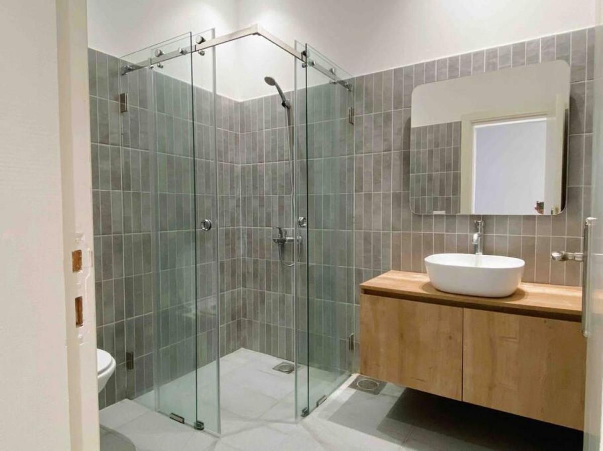 Nicely Tiled Apt Beirut 4BR - image 7