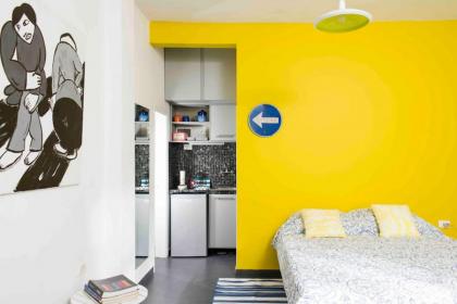 Cozy Studio w Yard and Rooftop in Badawi Beirut 