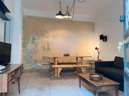 Stylish 1BR Apt in Badawi Front Yard and Rooftop Beirut