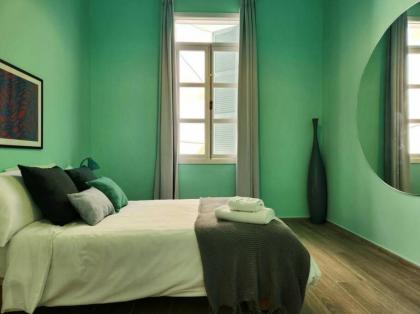 Spacious 2 Bedroom Apt In Mar Mikhael - image 21