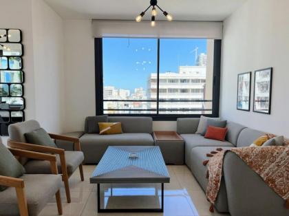 Elevated 2BR living in Hamra - image 2