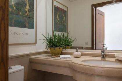 Stunning Artist House in Saifi - image 27