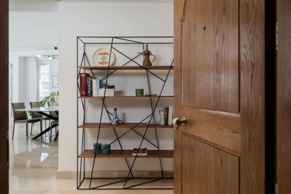 Stunning Artist House in Saifi - image 28