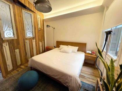 Designer 1BR apt in Gemmayze - image 20