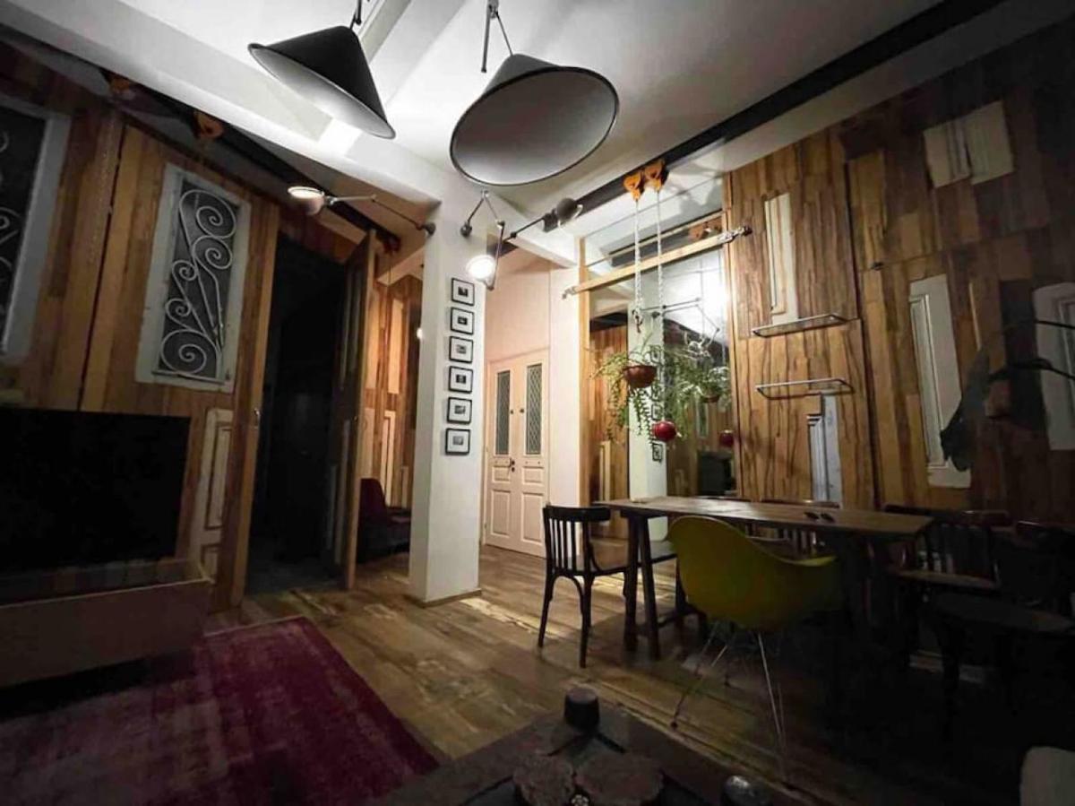 Designer 1BR apt in Gemmayze - image 6