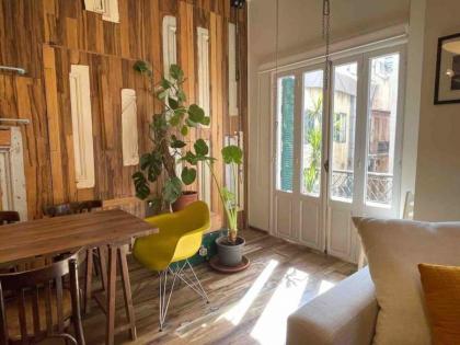 Designer 1BR apt in Gemmayze - image 9