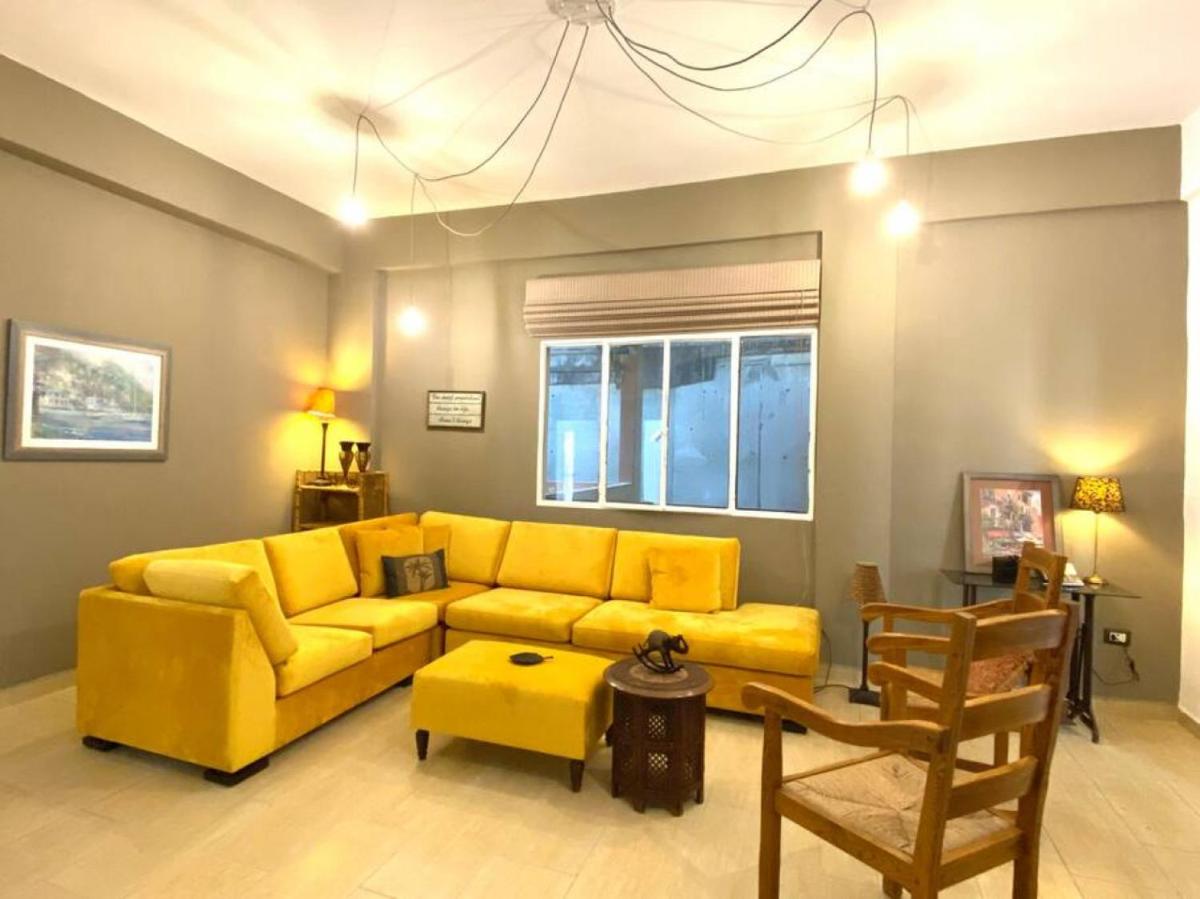 3BR on MM stairs with a quiet terrace - main image