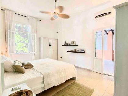 3BR on MM stairs with a quiet terrace - image 6