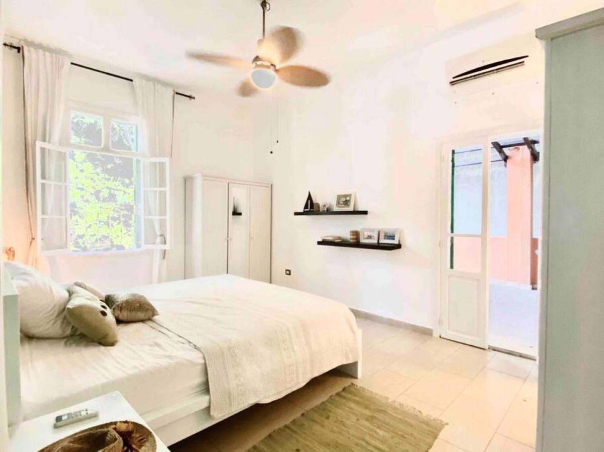 3BR on MM stairs with a quiet terrace - image 6