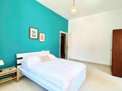3BR on MM stairs with a quiet terrace - image 8