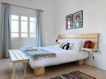 Bright Loft 4BR MarMikhael - image 11