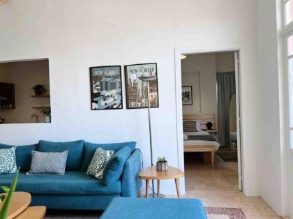 Bright Loft 4BR MarMikhael - image 6