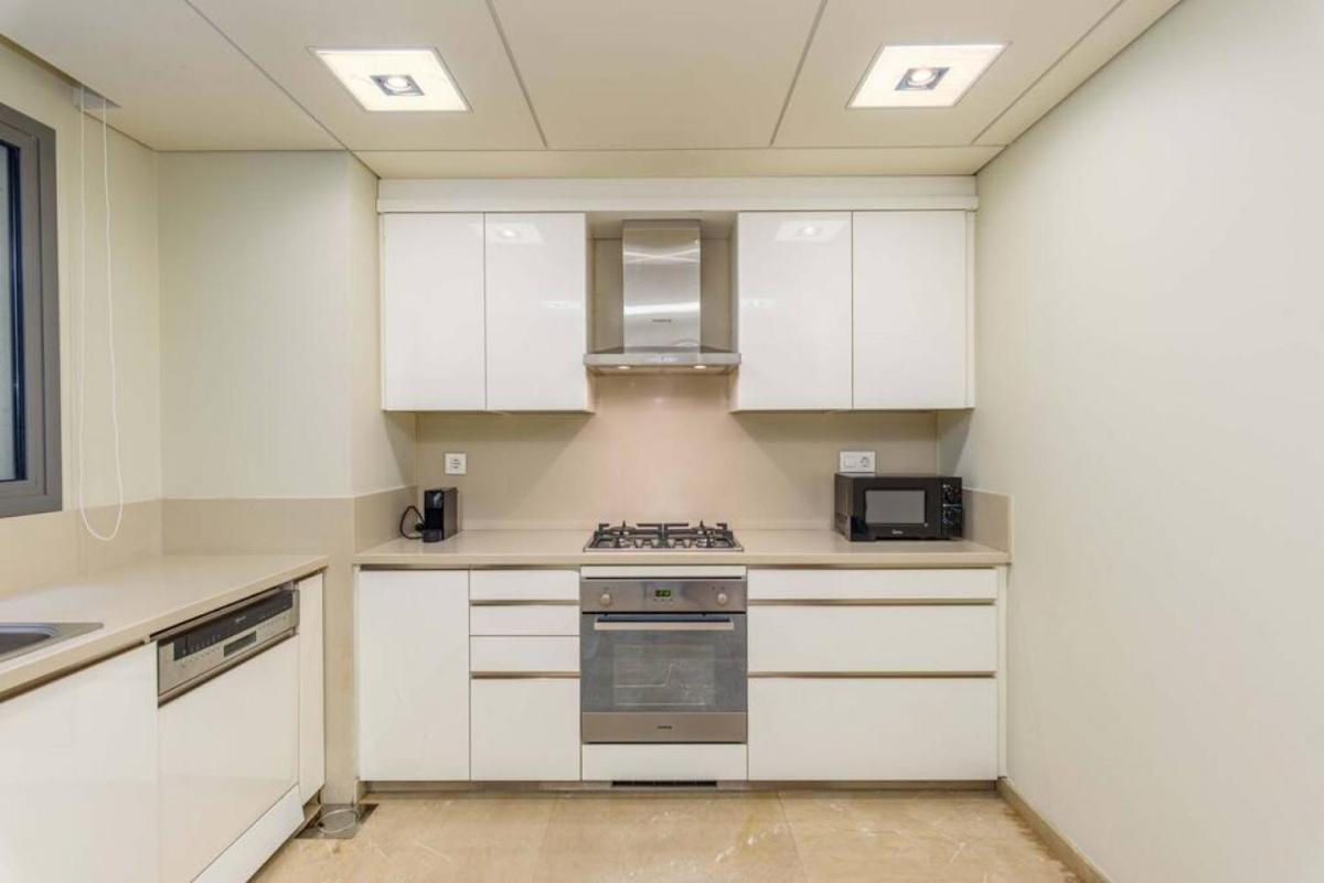 Solidere Tune 1Bedroom Apartment At Kantari Beirut - image 5