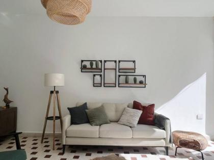 Sunny Eclectic 3BR house in Gemmayze - image 3
